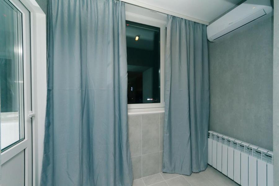 Hotrent City Deluxe Kiev Esterno foto
