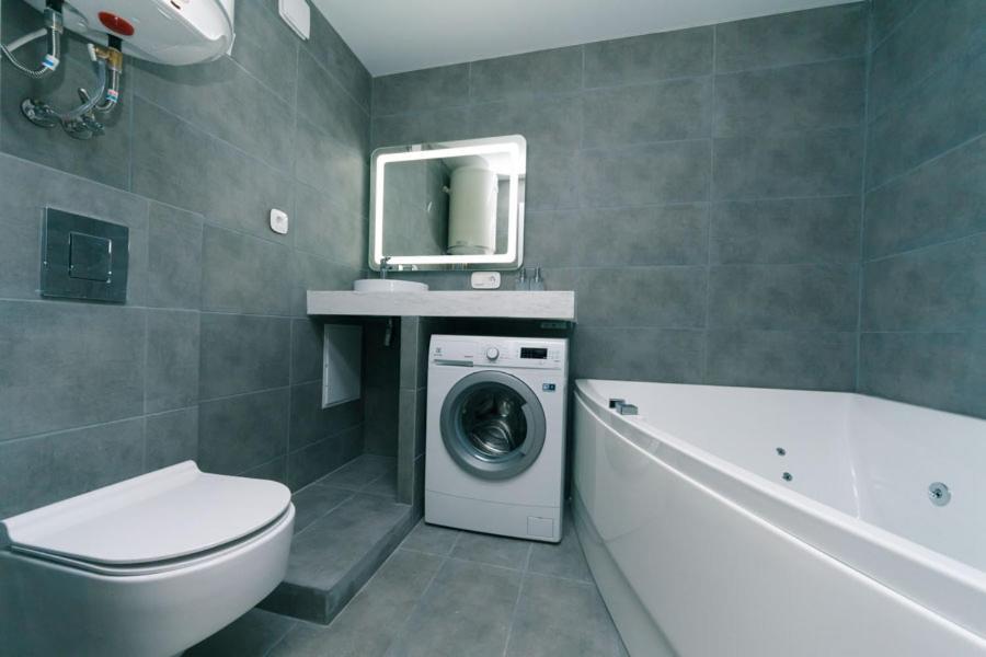 Hotrent City Deluxe Kiev Esterno foto